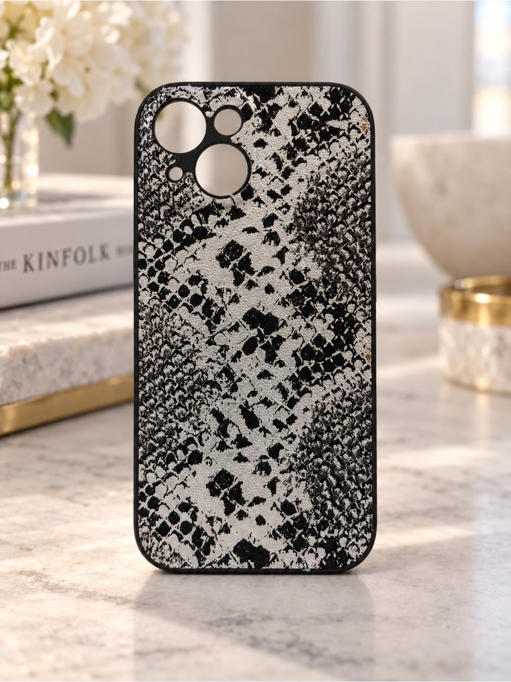 Black & White Textured Snake-Print iPhone 15 Case